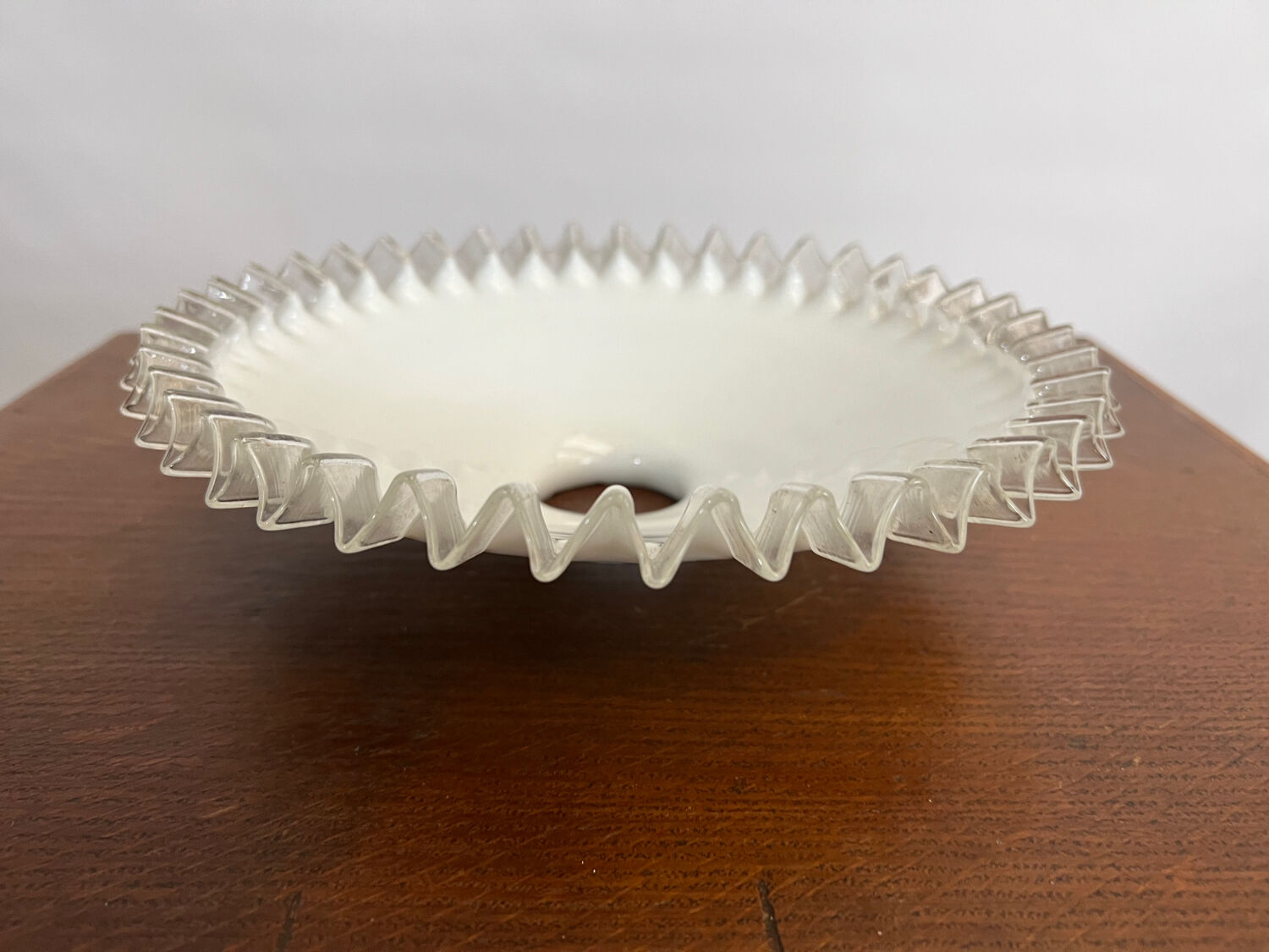 Vintage white opaline suspension