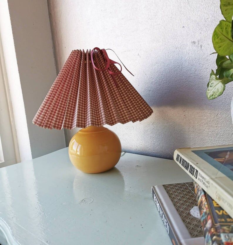 Vintage table lamp 80s