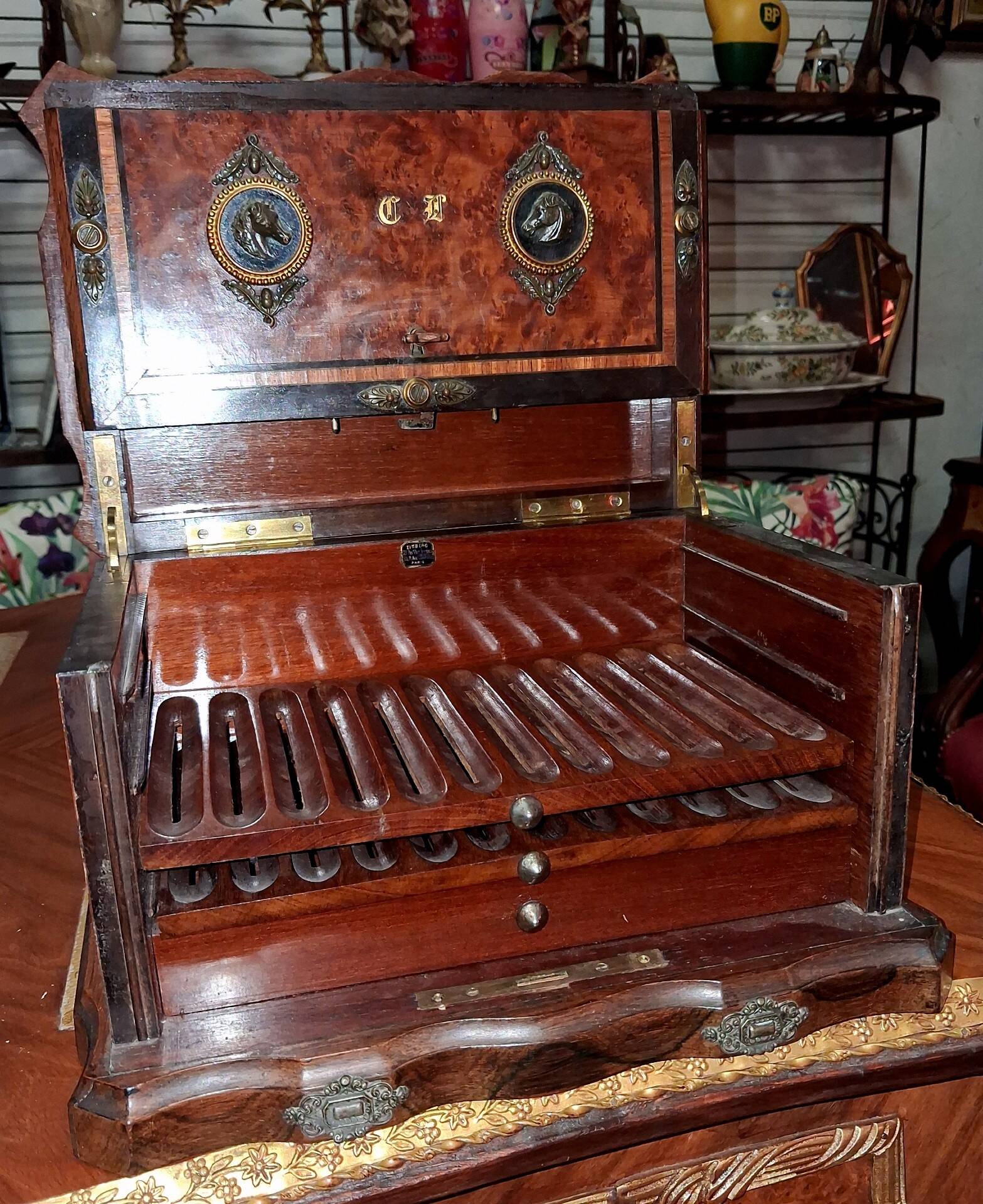 Cigar cabinet / Cigar box in burl wood and decorative bronze