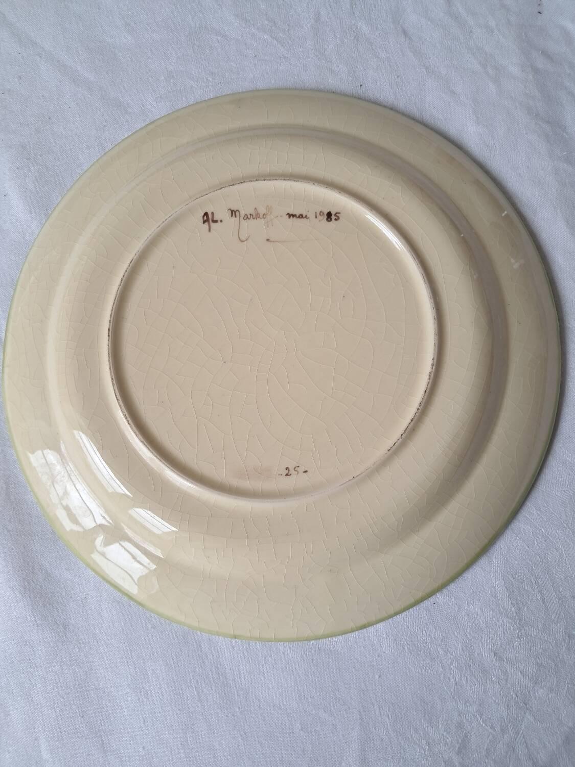 6 dinner plates with Moustiers de Longchamp decor. 1985