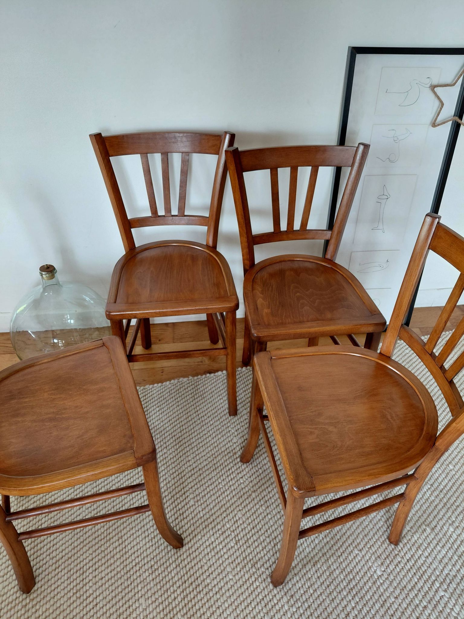 Set of 4 vintage bistro chairs in wood - brasserie style