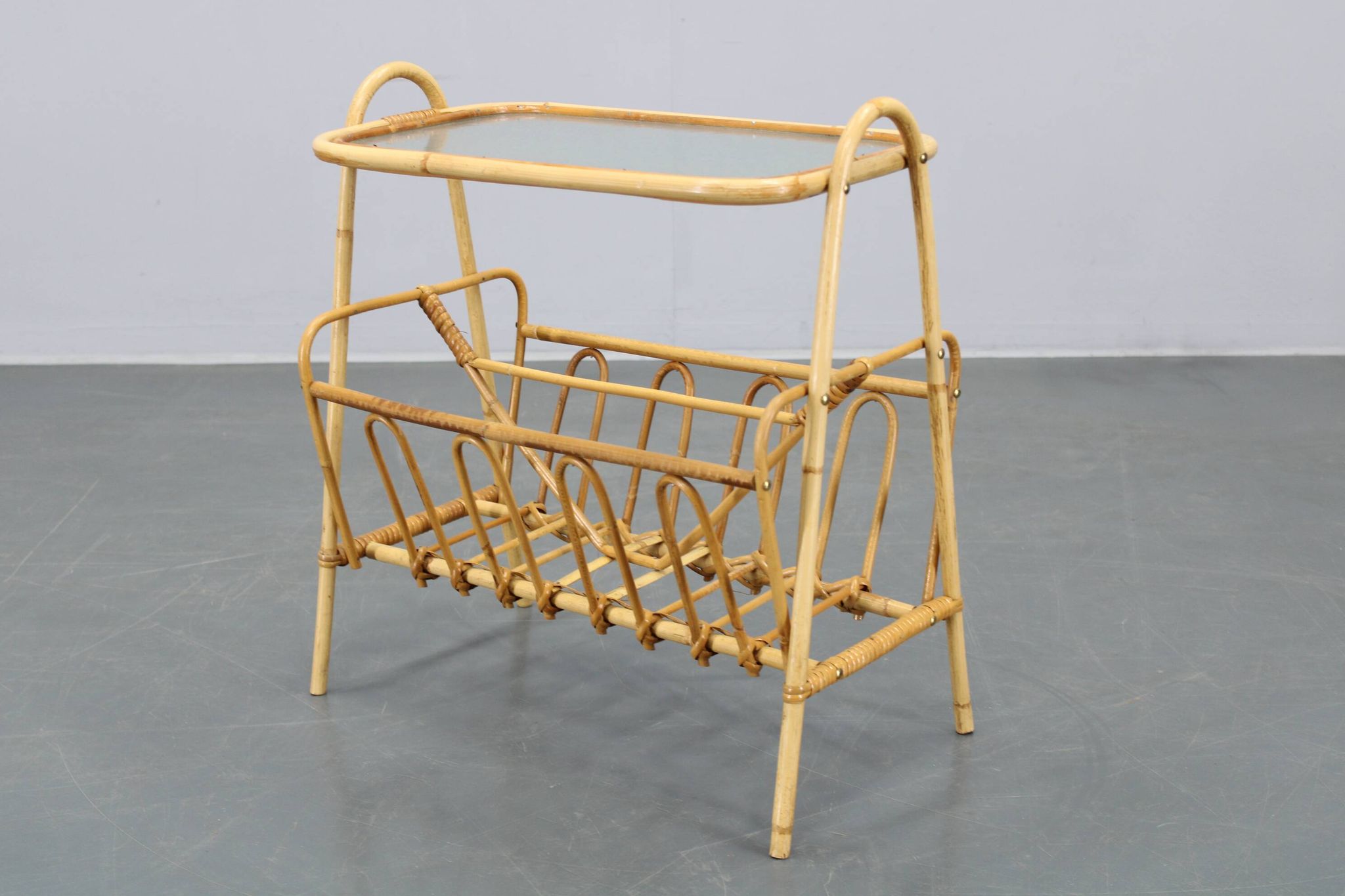1970s Rattan Newspaper and Magazine Stand with Glass Top, Italy