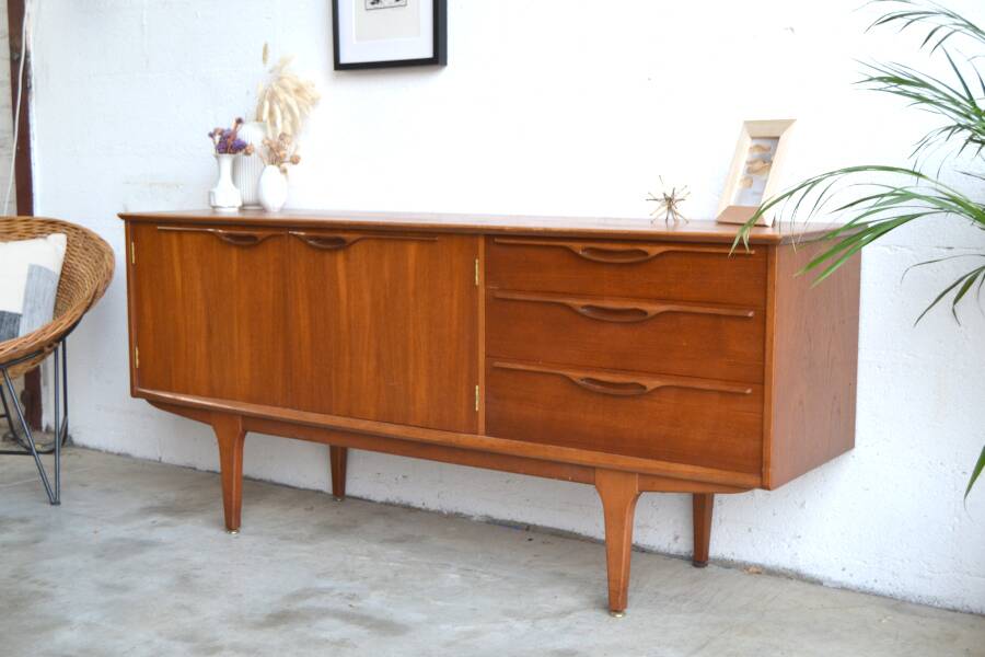 Teak sideboard by Jentique * 168 cm