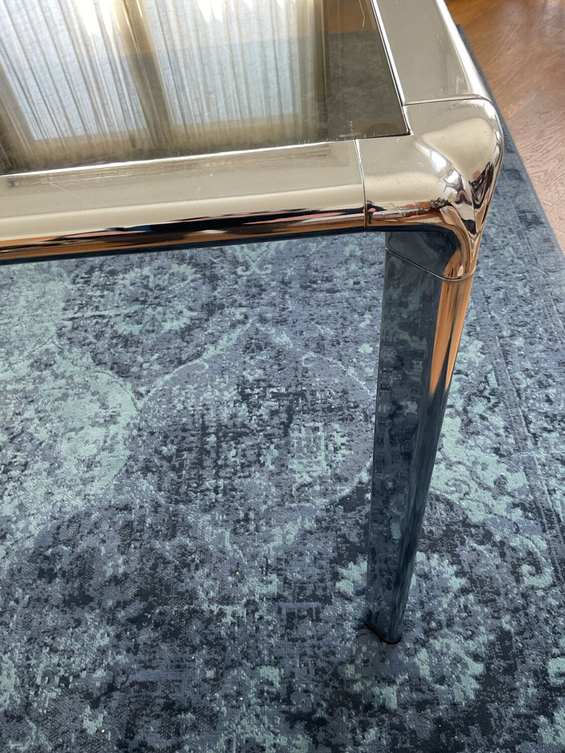 Table à manger chromée design et production par Fratelli Orsenigo