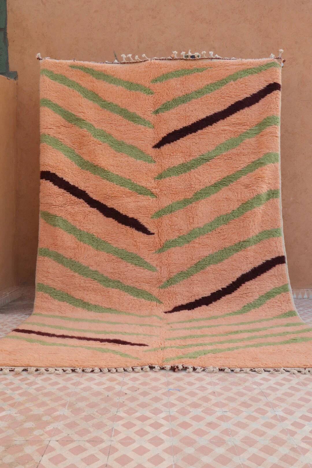 Colourful Berber rug with tiger patterns - 320 x 200 cm