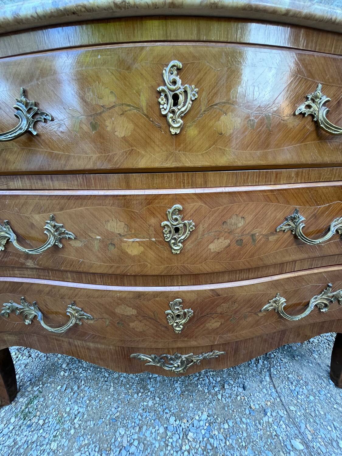 Commode style Louis xv