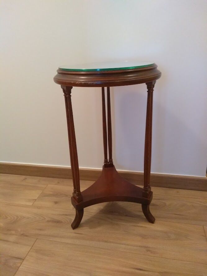 wooden console with mirrored tray