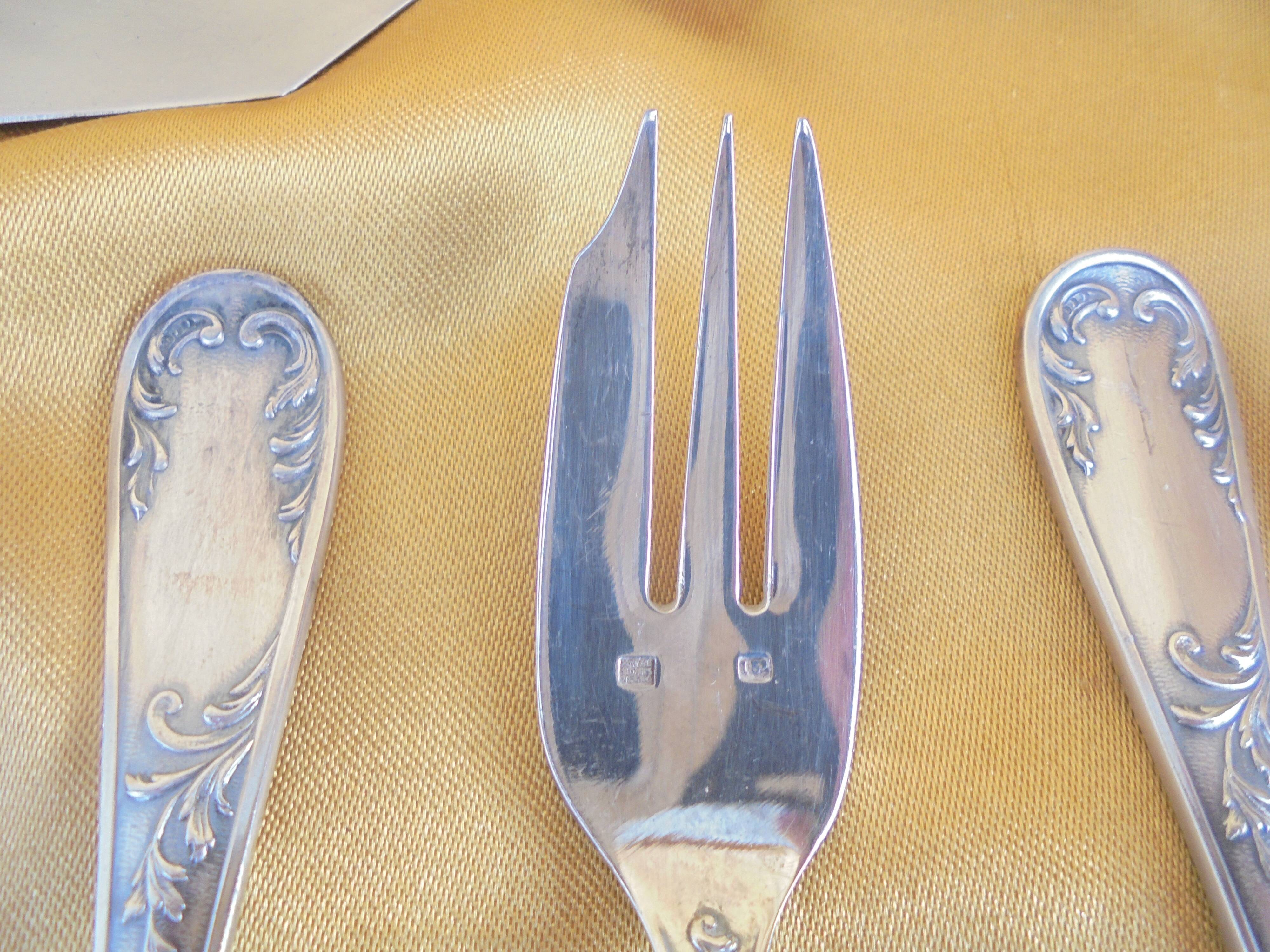 12 dessert forks with Sfam silver metal shovel