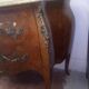 Commode galbée dessus marbre de style Louis XV