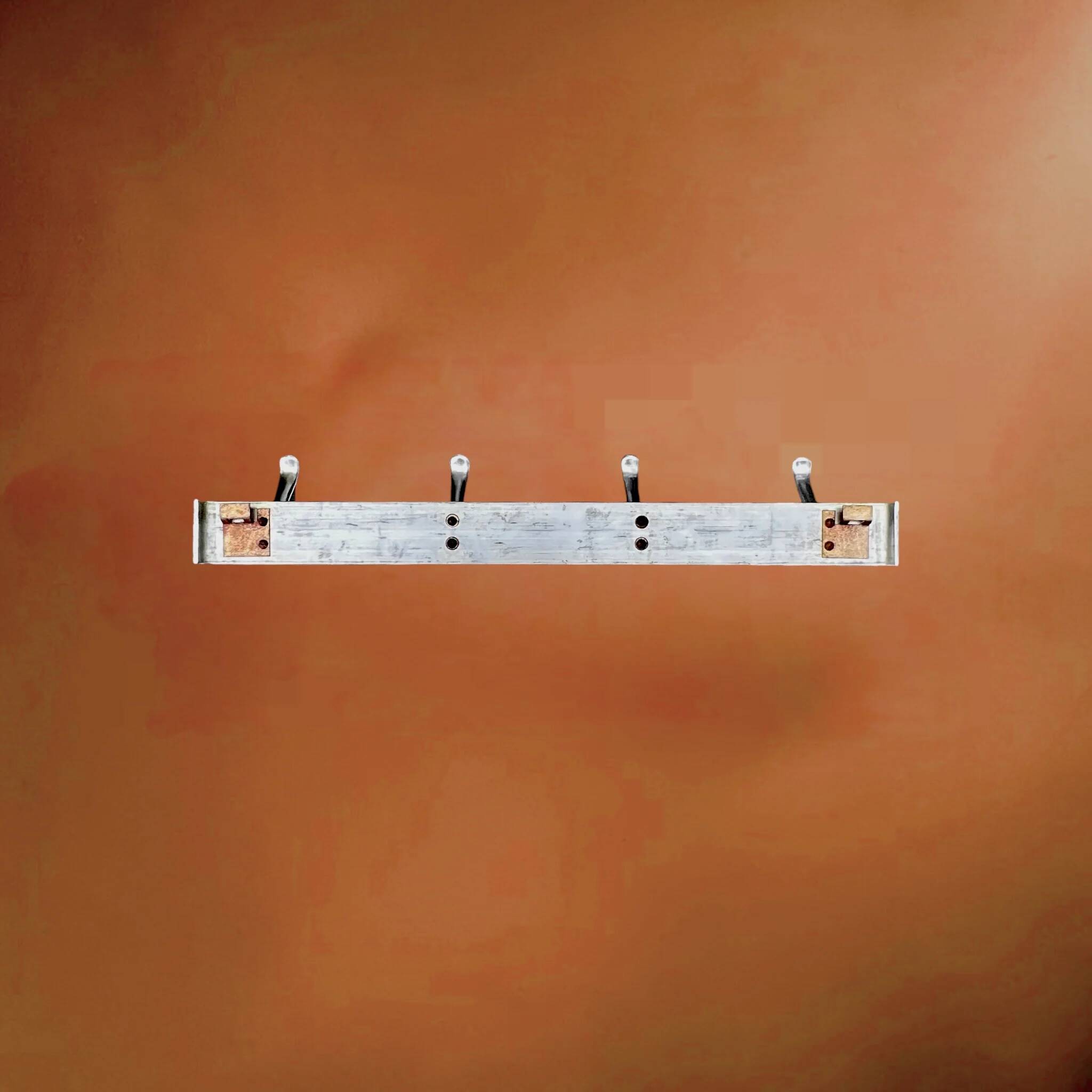 Wall-mounted coat rack in anodised aluminium with 4 hooks, modernist design - 1970s