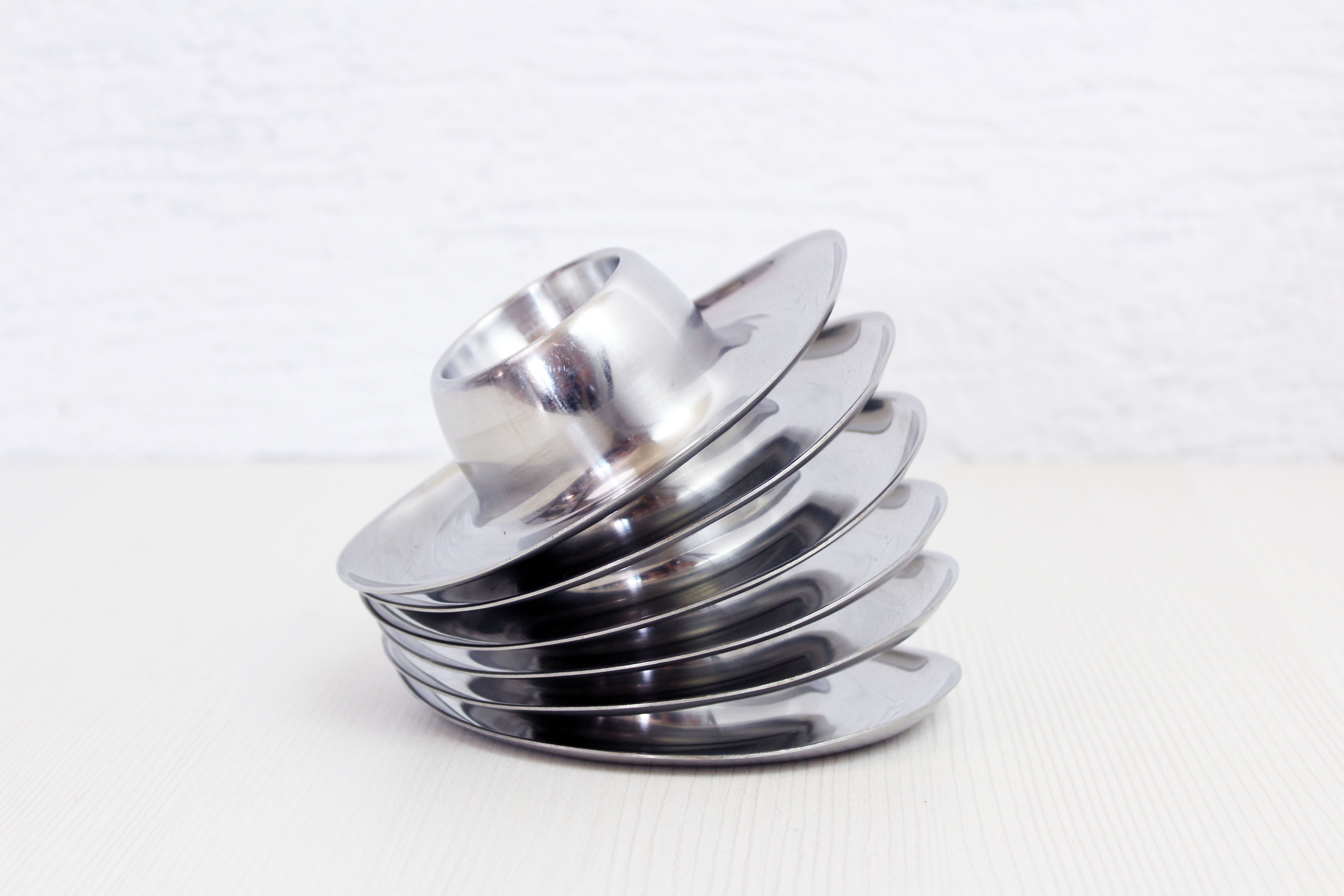 Set of 6 Bauhaus-style cockroaches