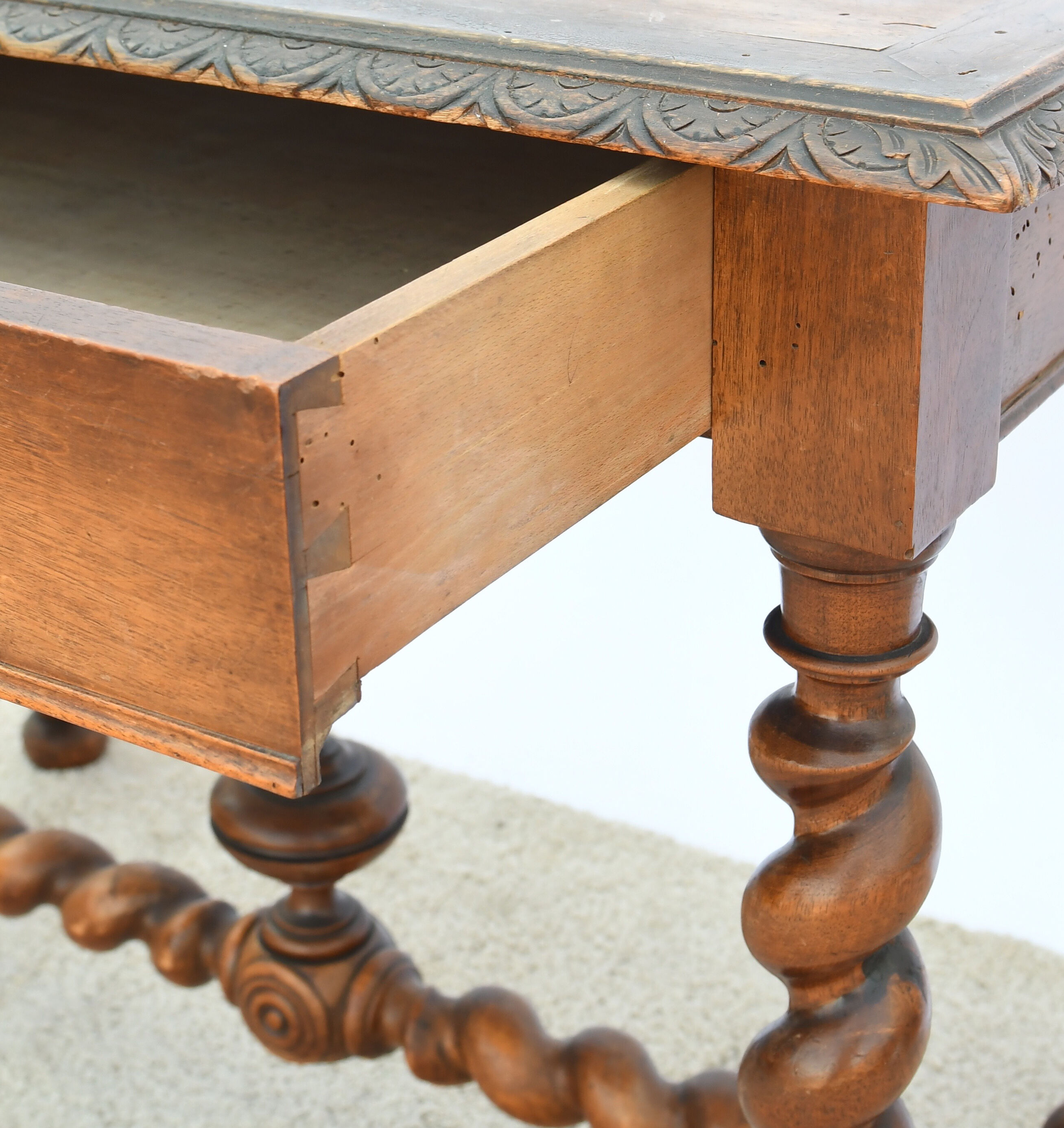 Louis XIII style desk table