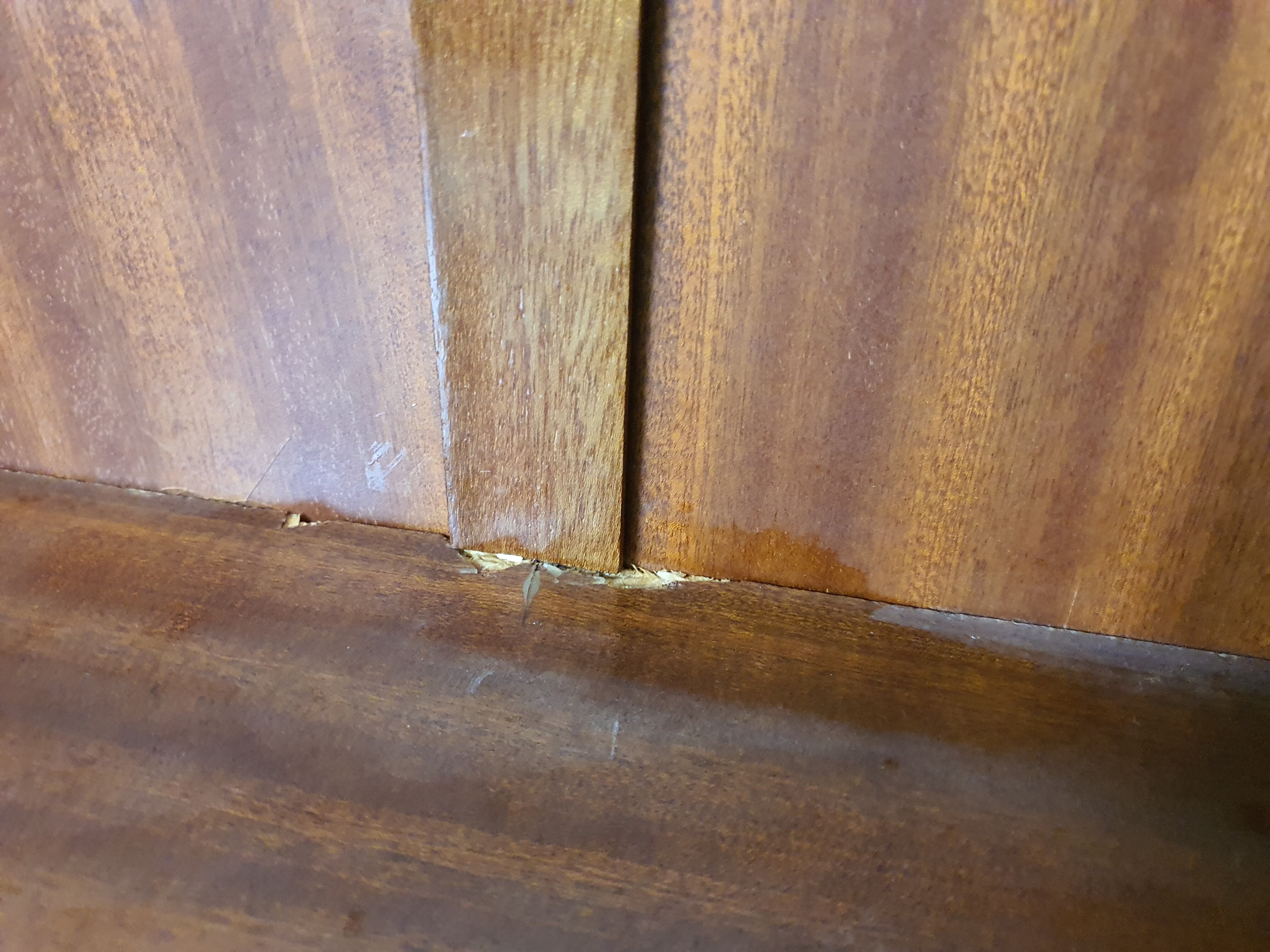 Buffet milanais en hêtre années 1950