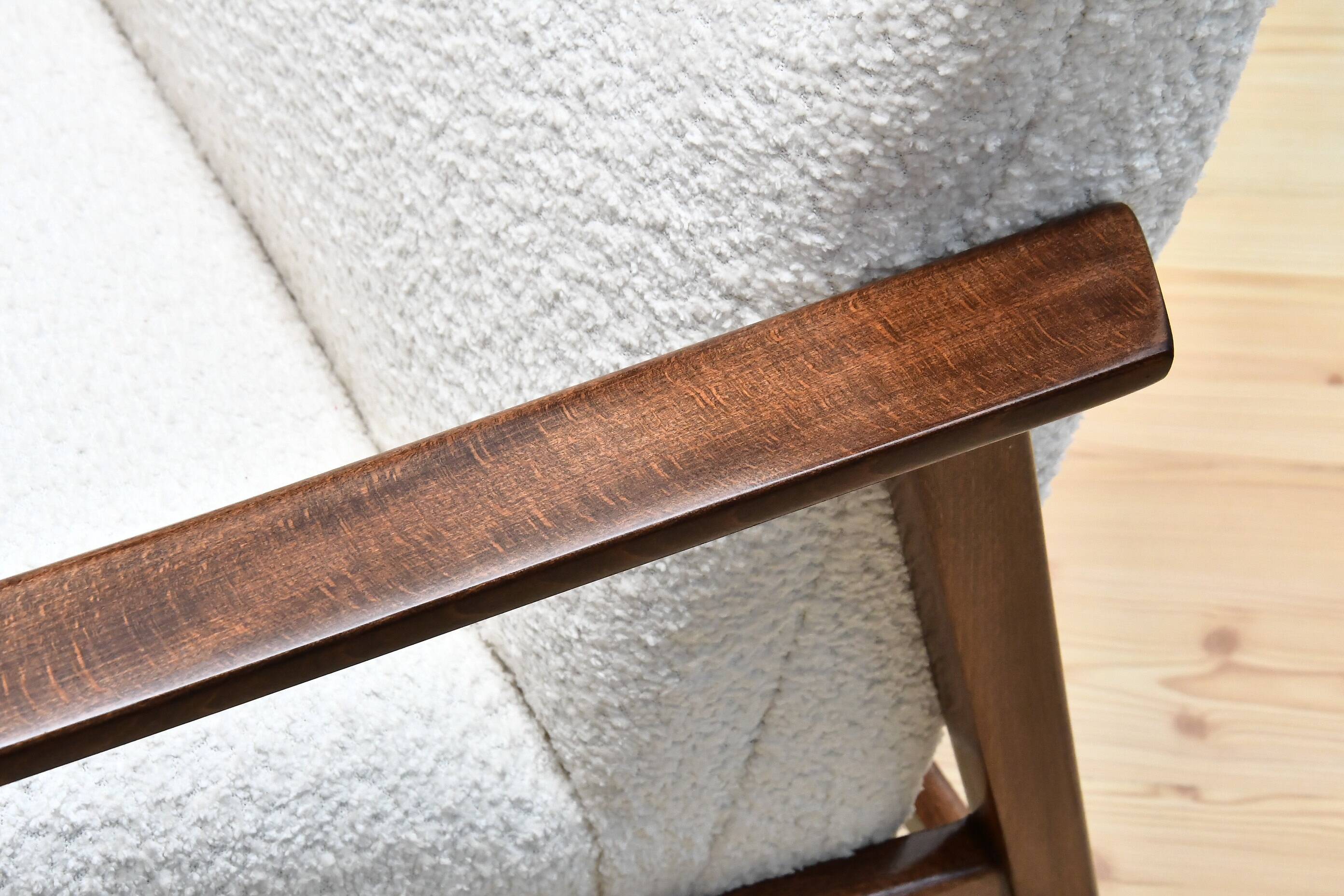 Fauteuil avec repose-pieds rabattable en Bouclé blanc crème, années 1960