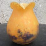 Vase in glass paste