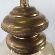Lustre en verre travaillé et laiton
