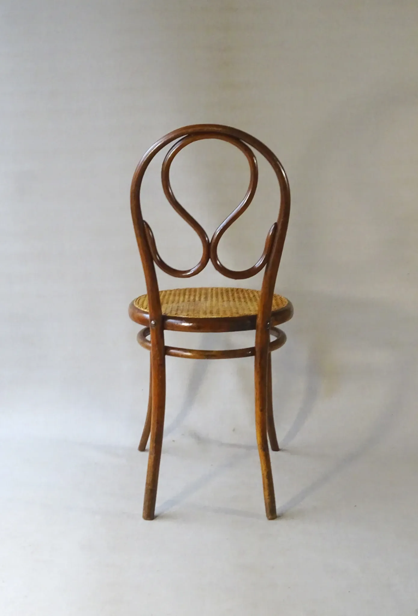 Thonet Chair No. 20 OMEGA circa 1870, original condition Bentwood