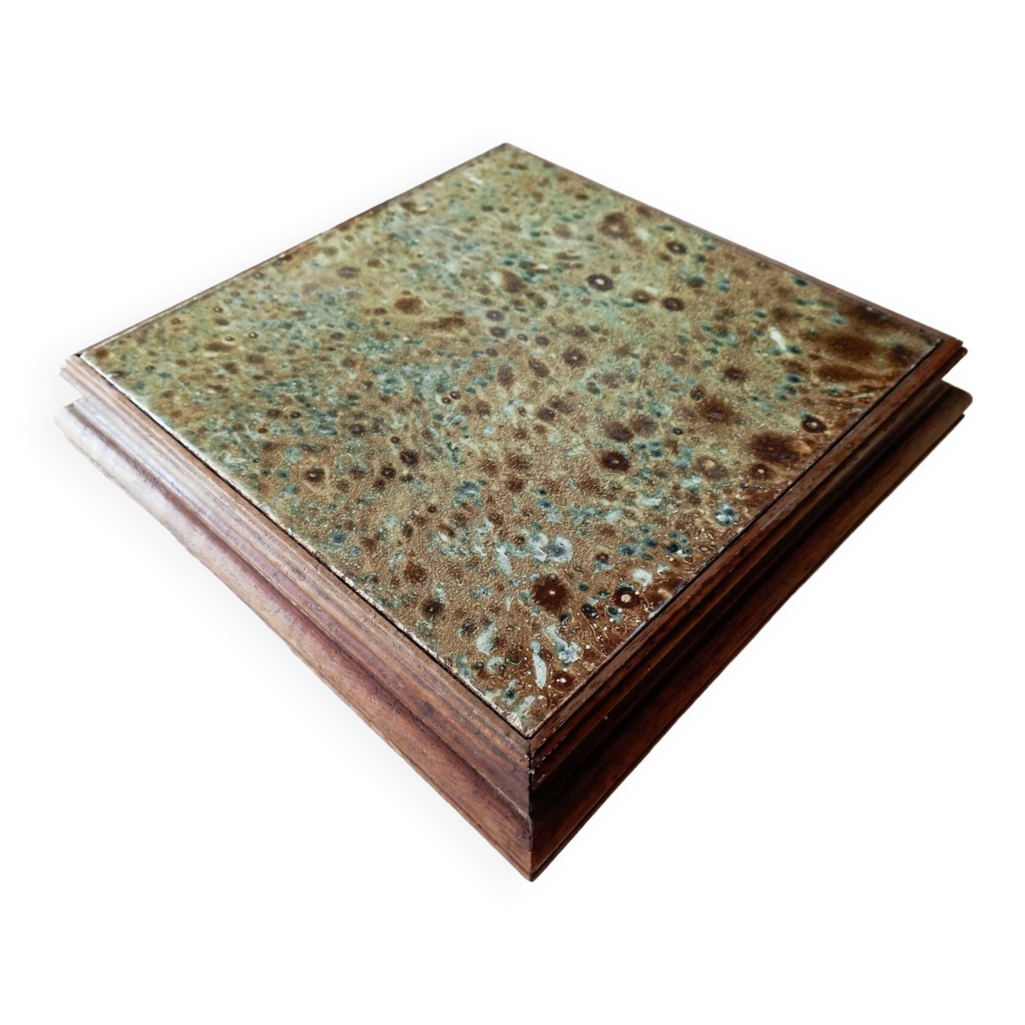 Old wood and ceramic trivet