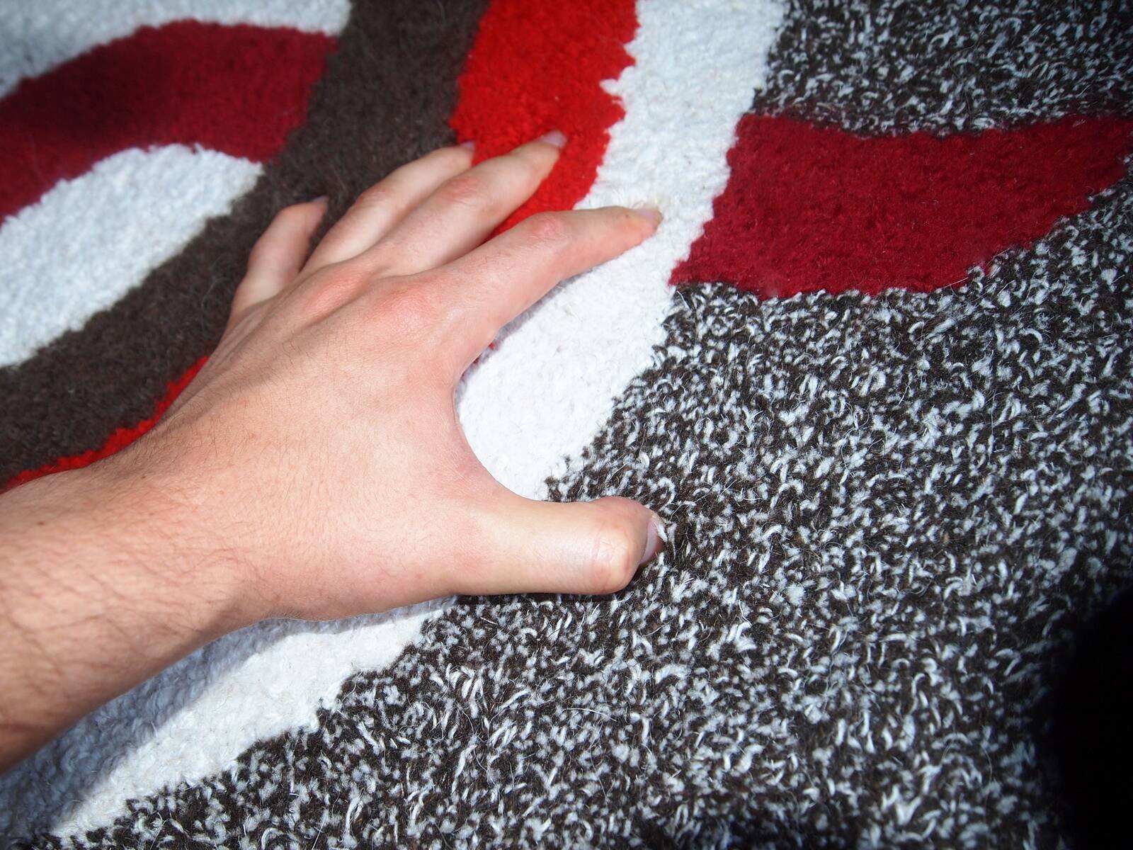 Tapis Contemporain ORA Hooked en Laine (73cm x 143cm), Édition Unique