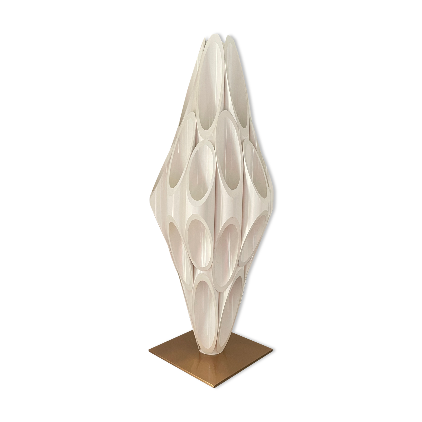 Tubular design lamp