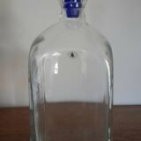 Glass carafe with rounded edges