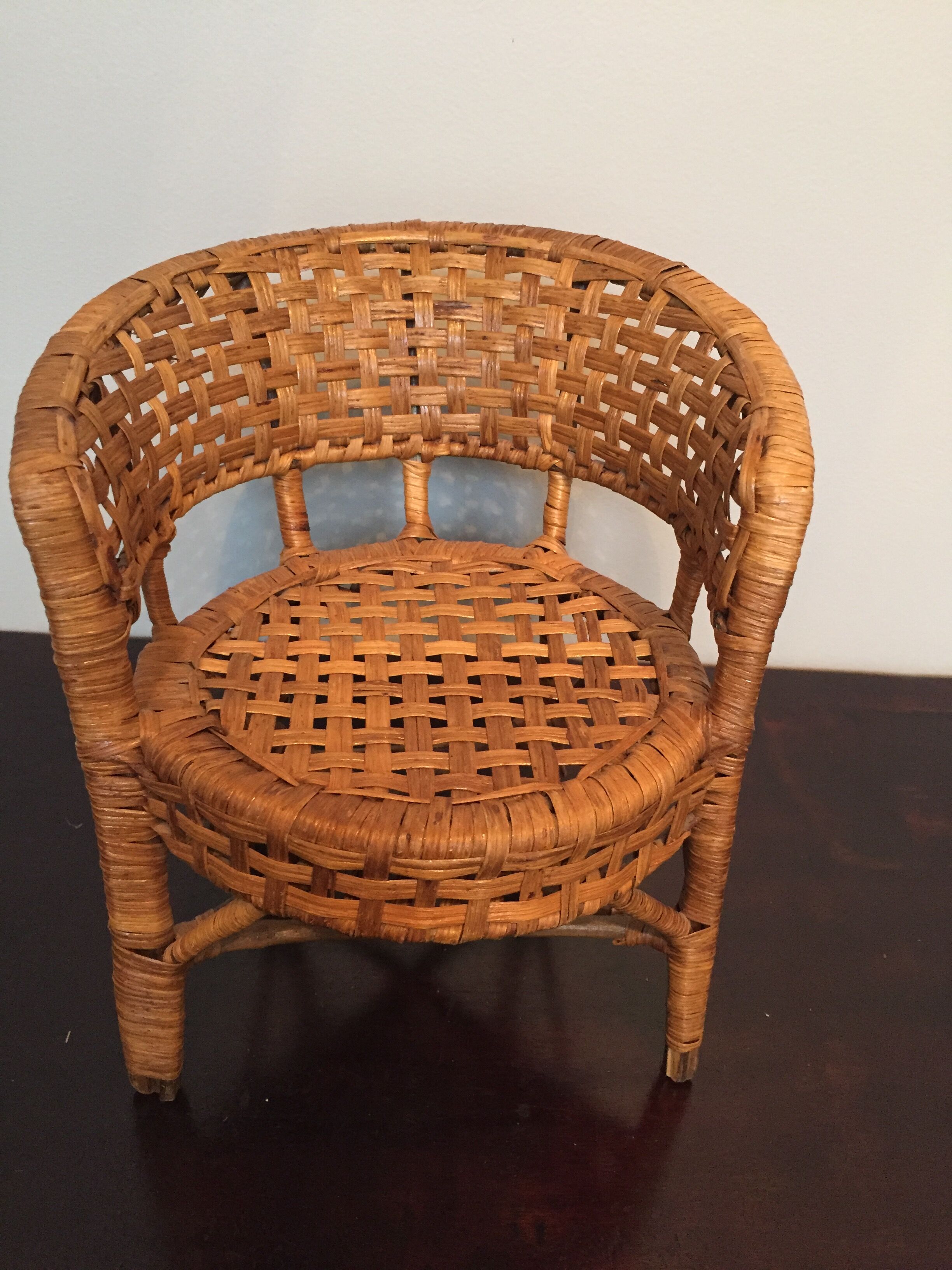 Wicker doll chair chair