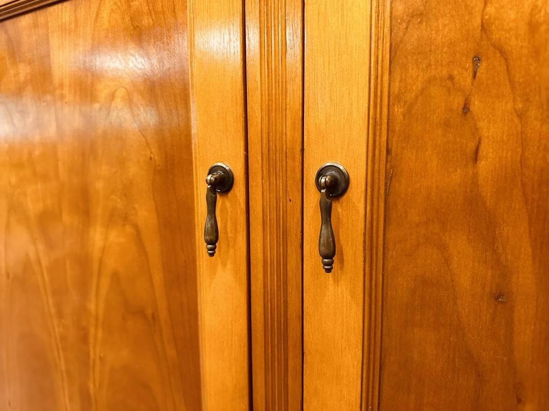 Classic English Sideboard Office Cabinet cupboard