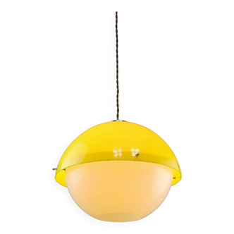 Lampe à suspension space age en plexiglas jaune, italie, 1970s