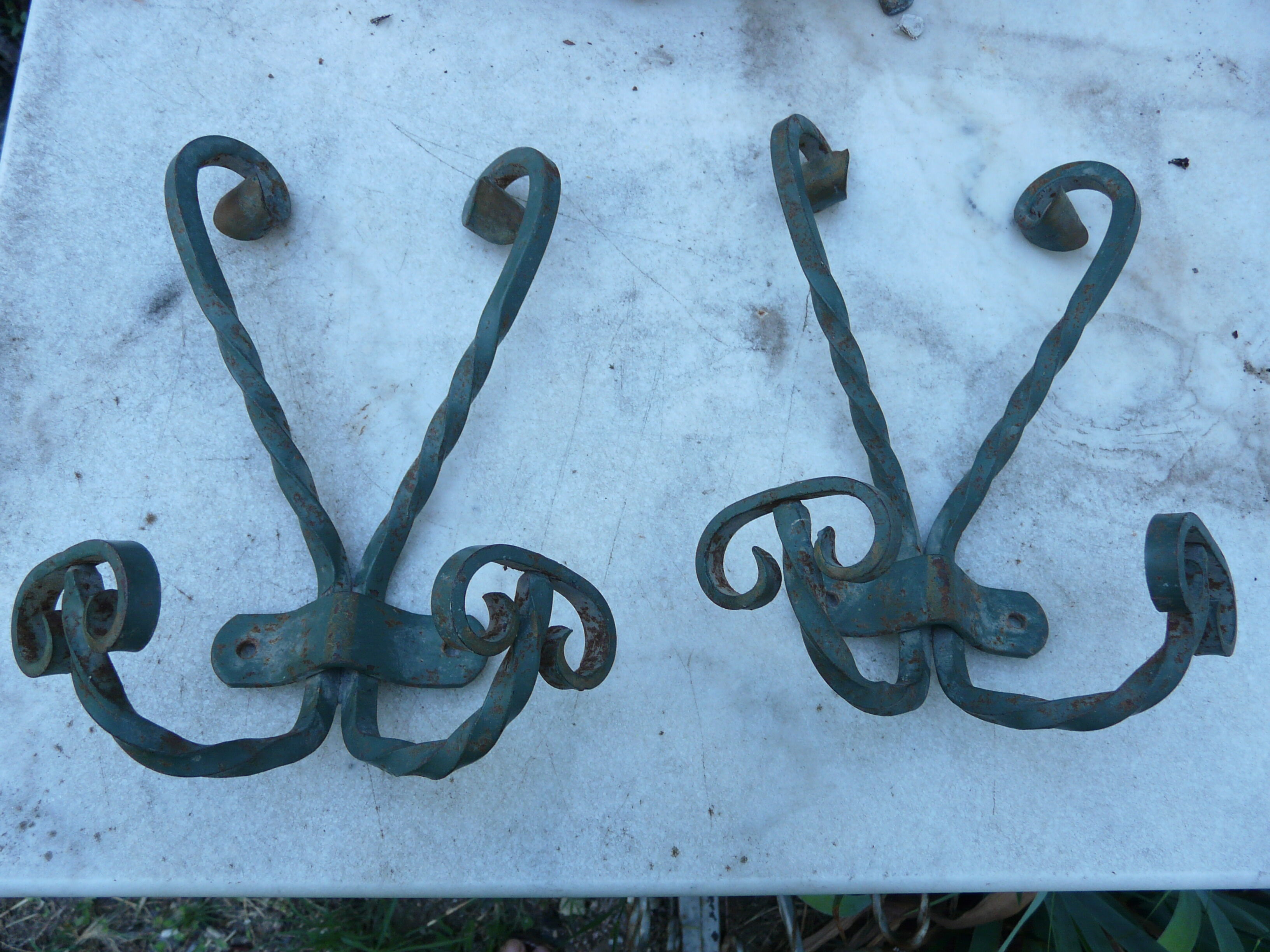 2 porte manteau mural en fer forgé à 4 patères