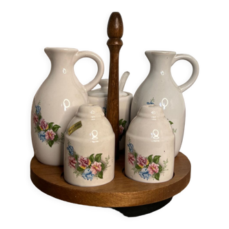 Porcelain condiment set