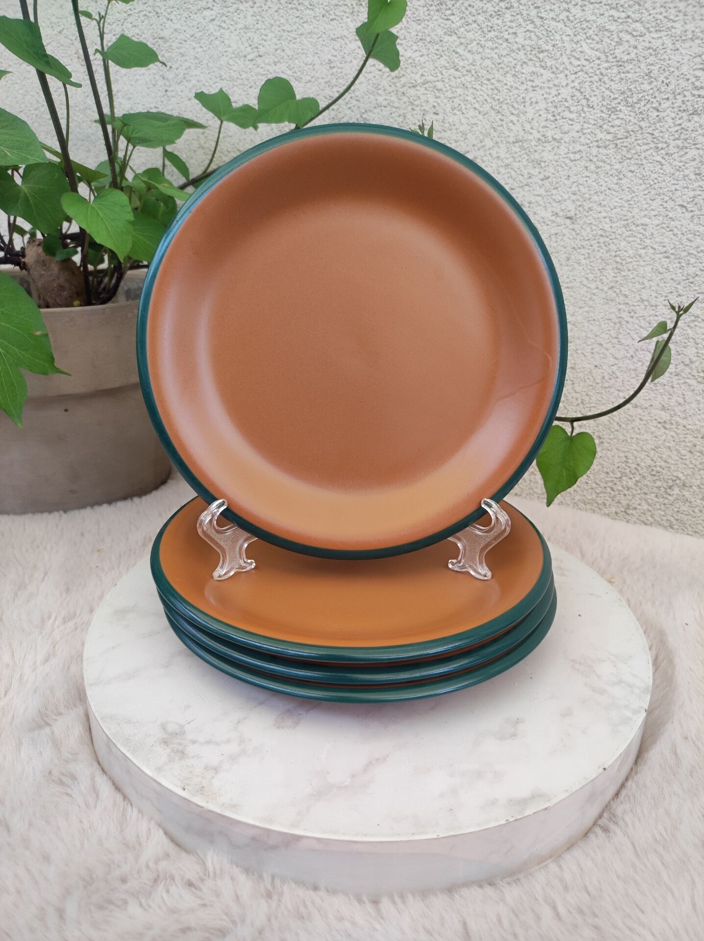 Assiettes à dessert en grès