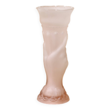 Vase en verre rose figurant une main, années 60