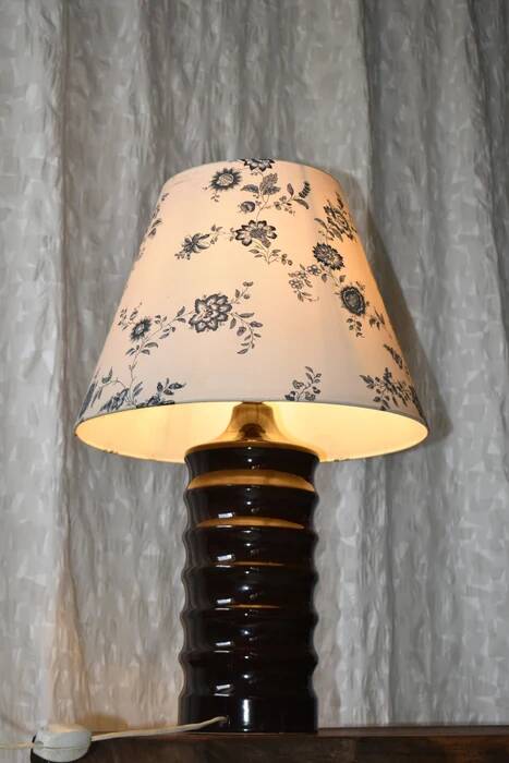 Sculptural ribbed ceramic table lamp Hungary 1970s