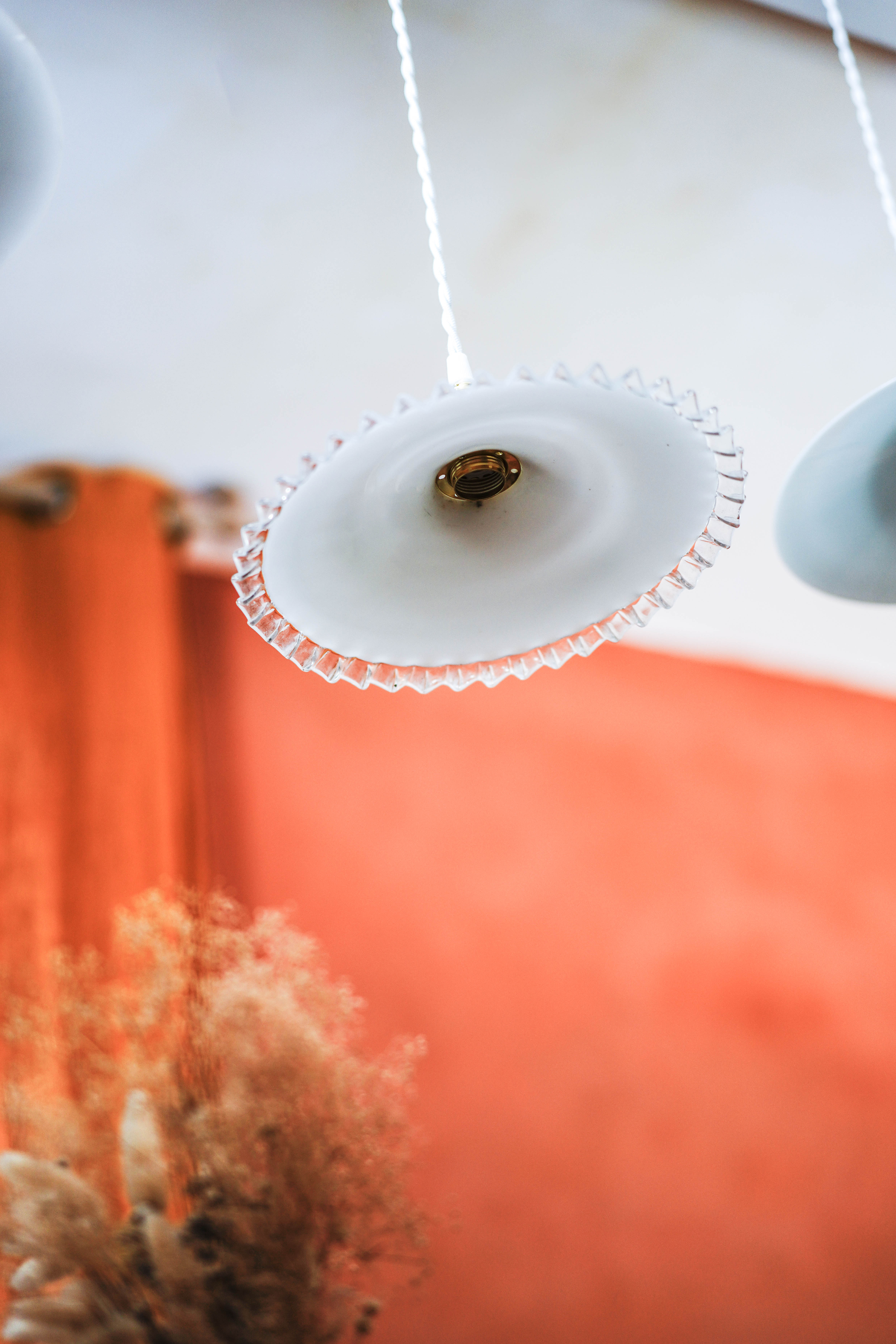 Trio suspensions opaline