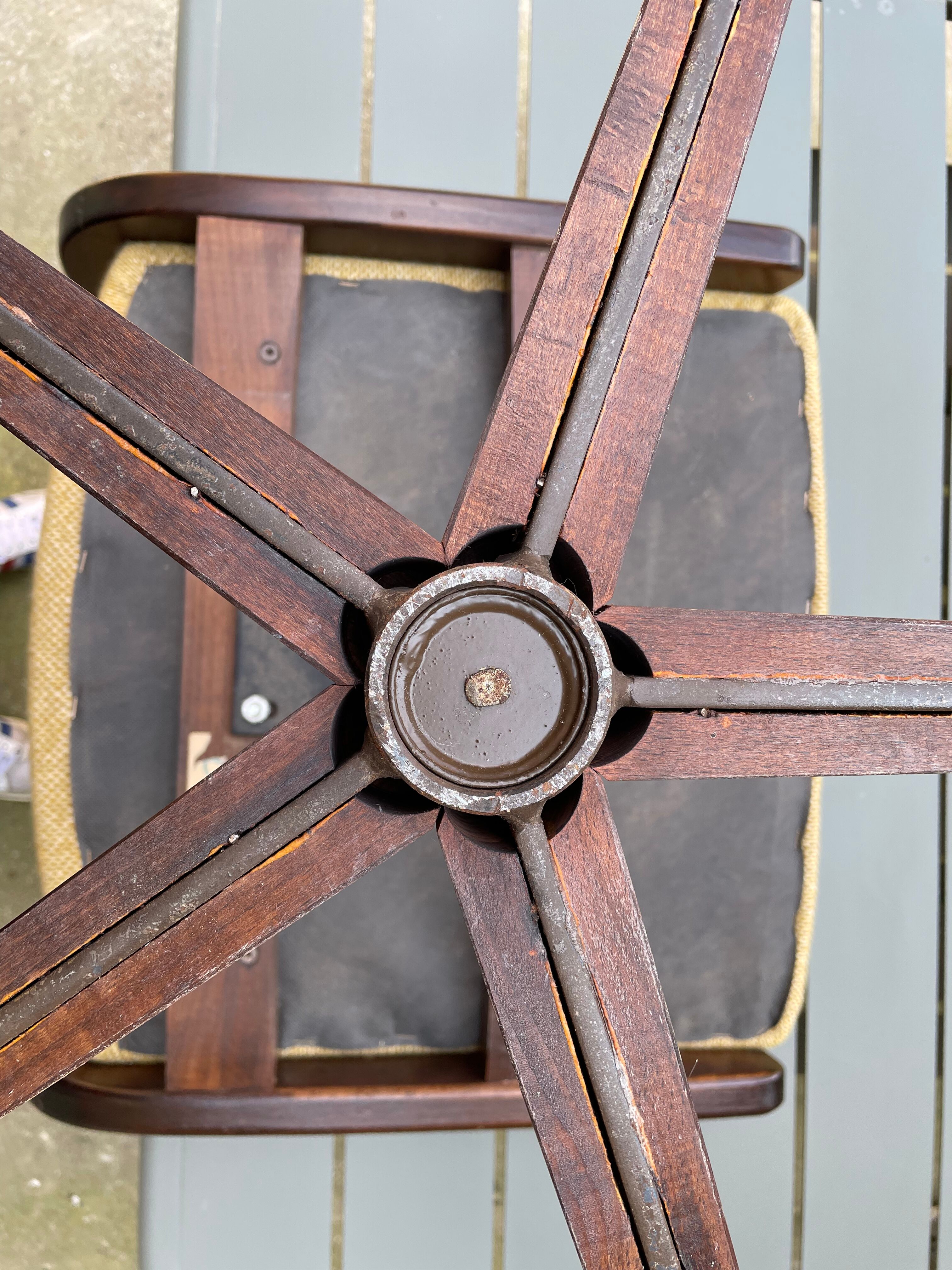 Scandinavian style swivel office chair