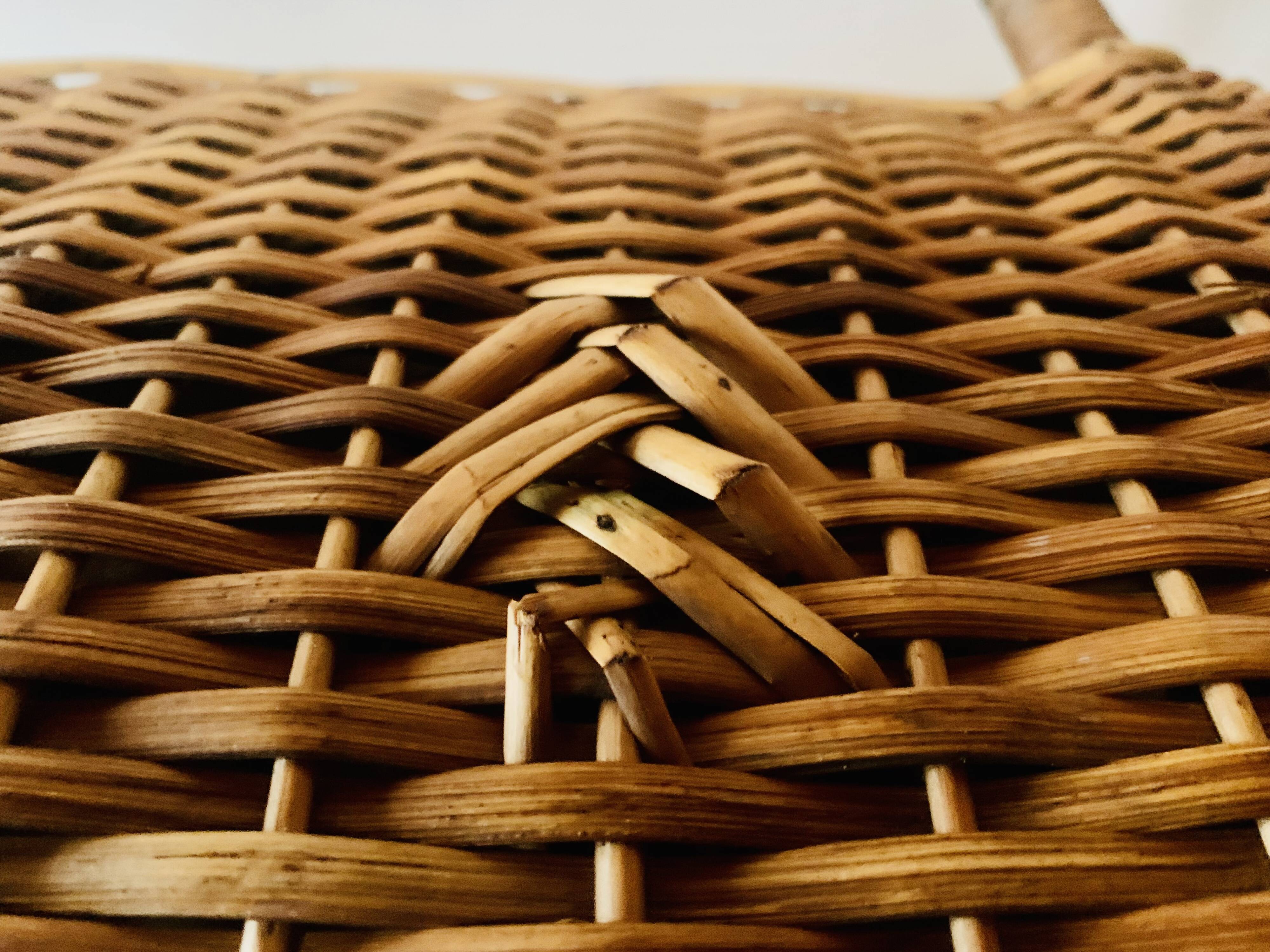 Grand panier à couture vintage en osier - tabouret en tissu matelassé - 1950