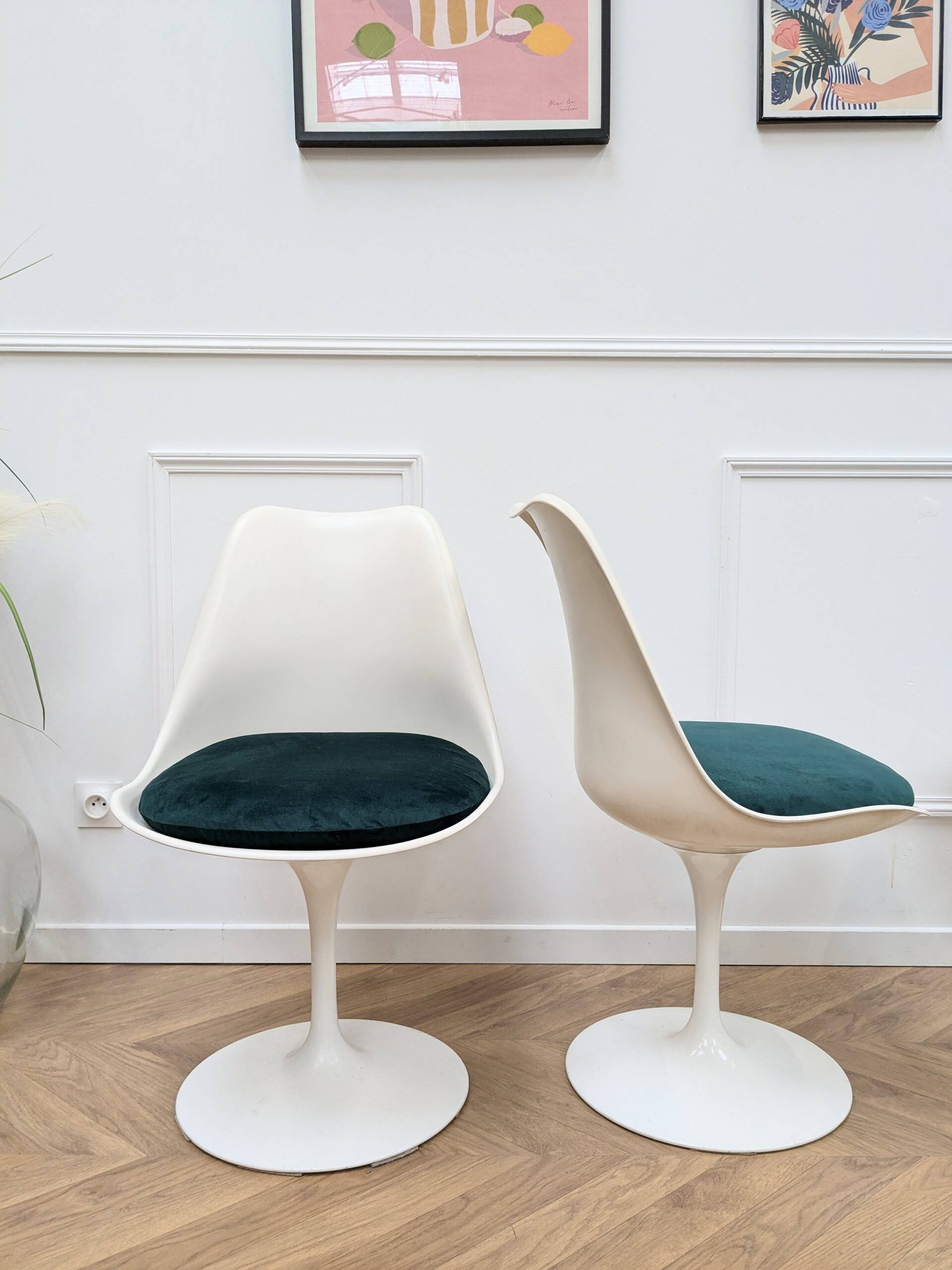 Tulip Chairs by Eero Saarinen