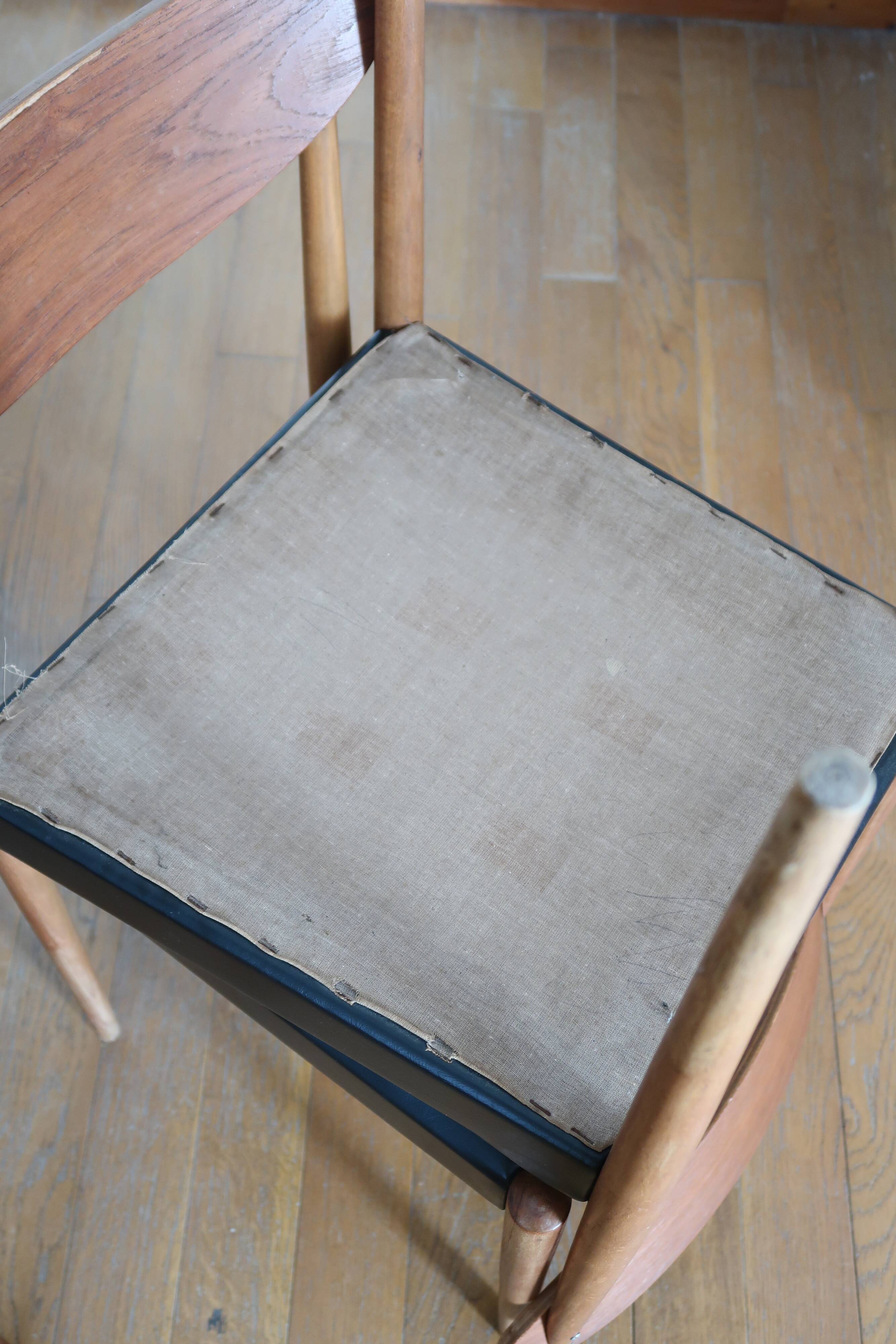 4 Scandinavian chairs skaï black