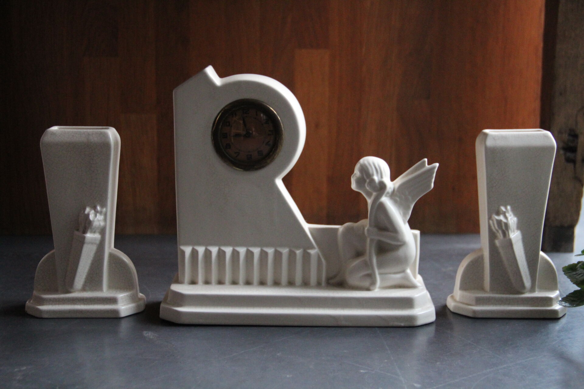 Clock pendulum art-deco fireplace decoration