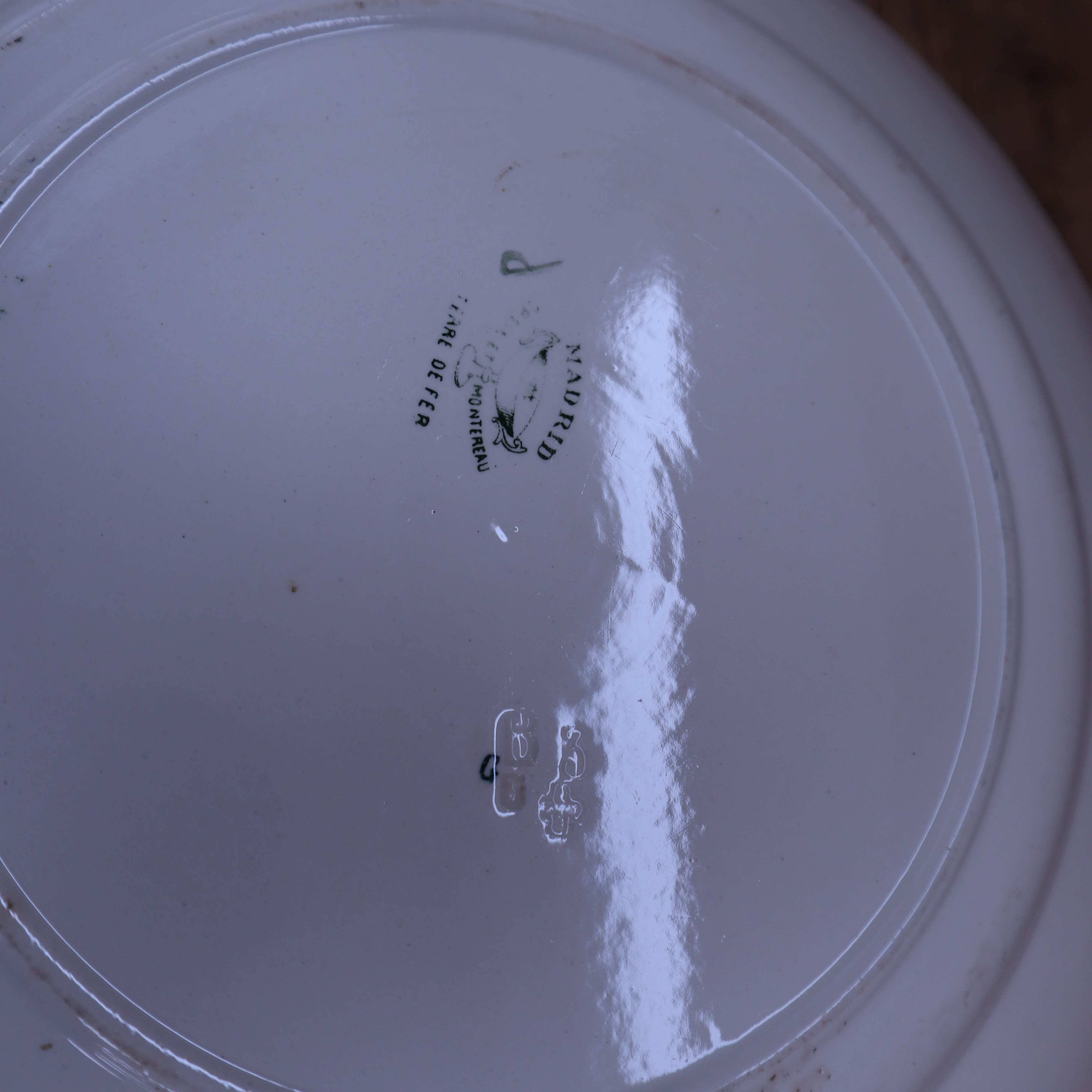 Round dish Terre de Fer Creil and Montereau "Madrid"