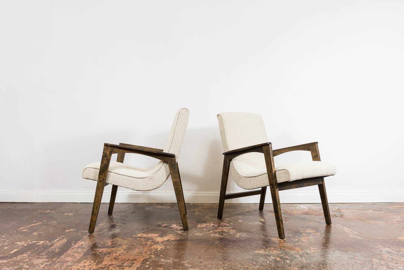 Paire de Fauteuils Mid-Century en Boucle Beige 1964