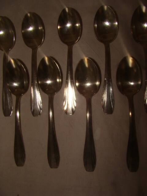 12 silver-plated metal teaspoons from the "Art Deco" period.