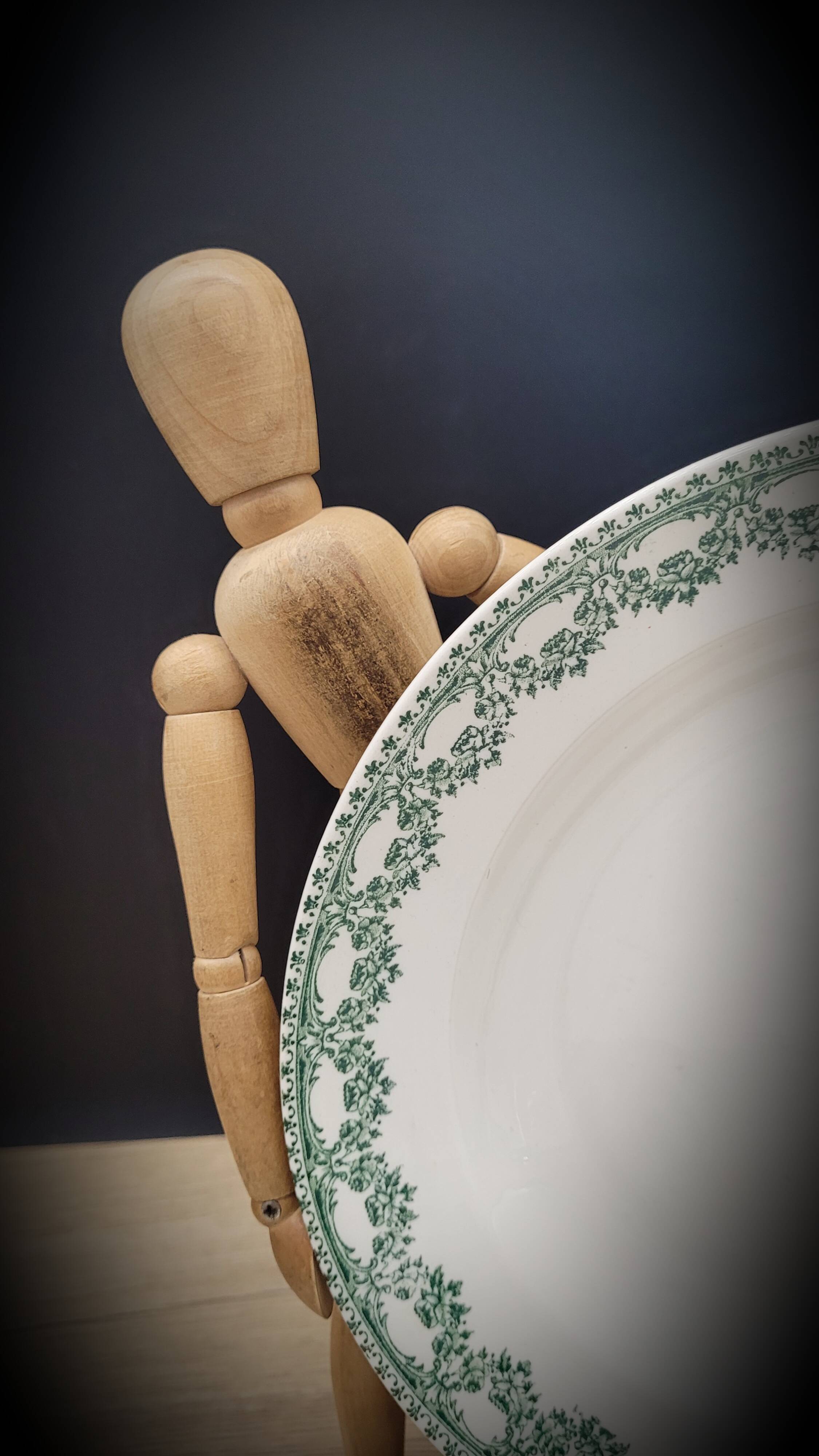 Set of 6 Carlotta Boch plates