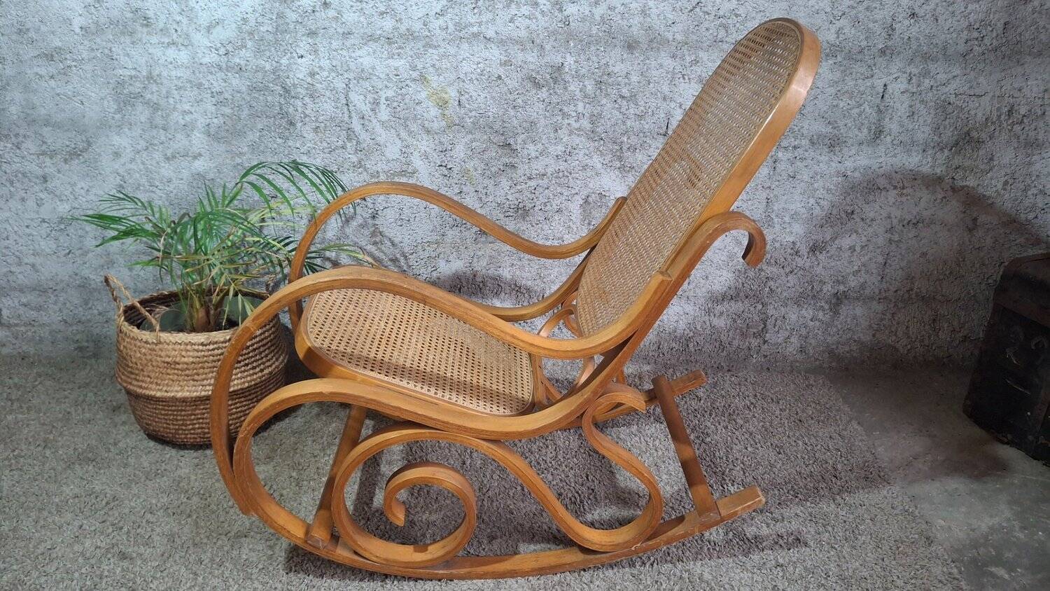 Rocking-chair style Thonet hêtre courbé & cannage – années 60