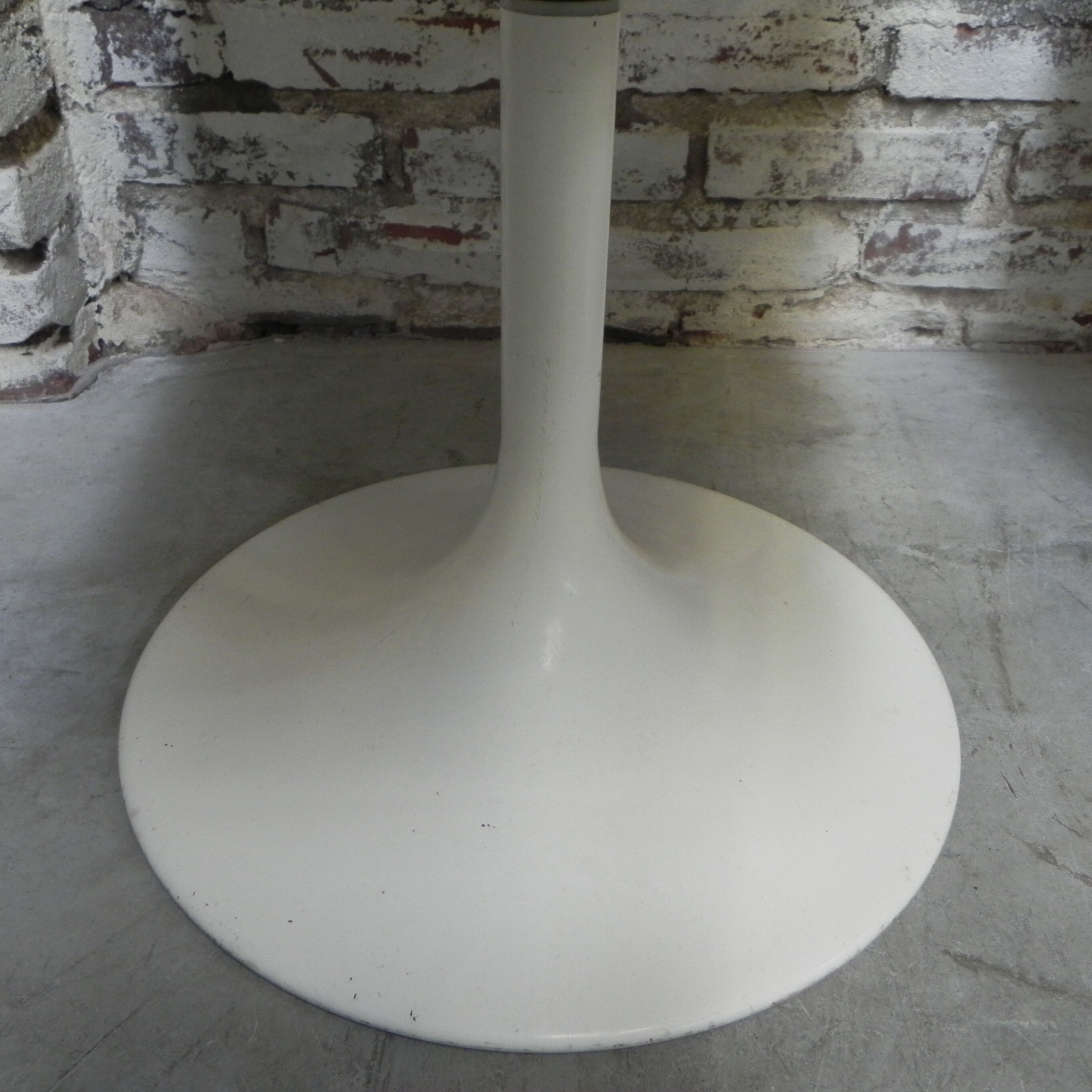 3 Vintage swivel tulip chairs