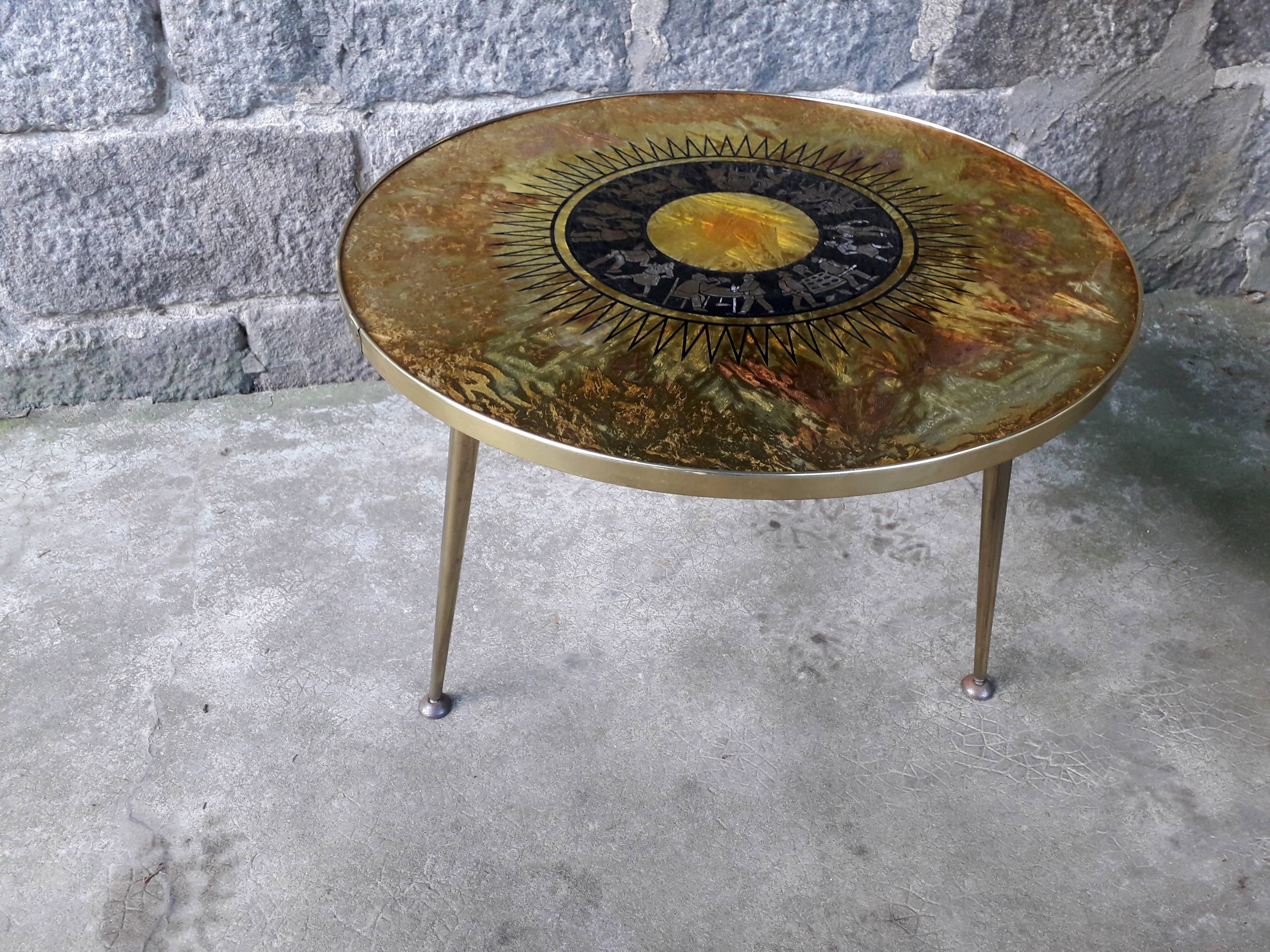 Vintage coffee table compass feet