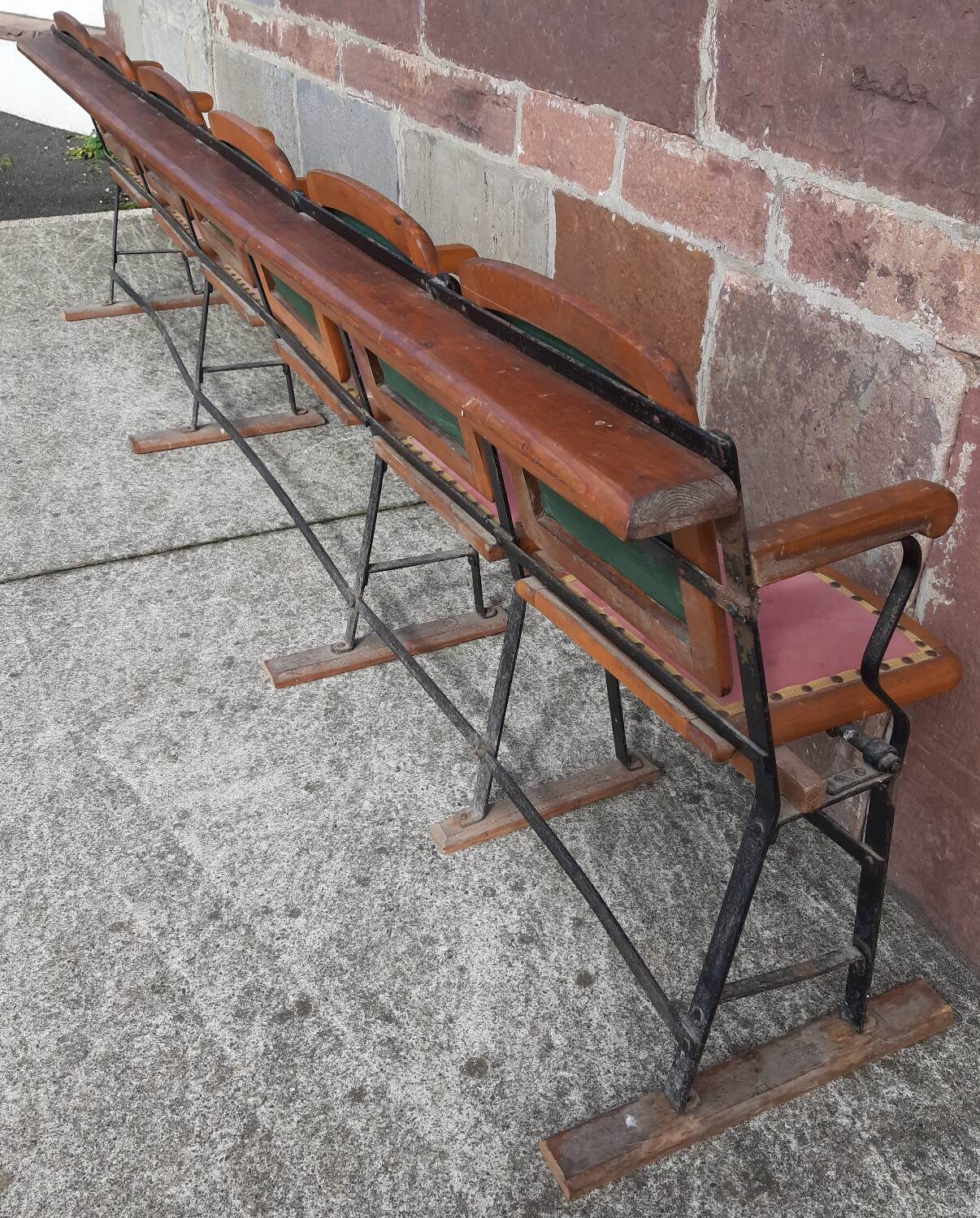 6-seater cinema seat.