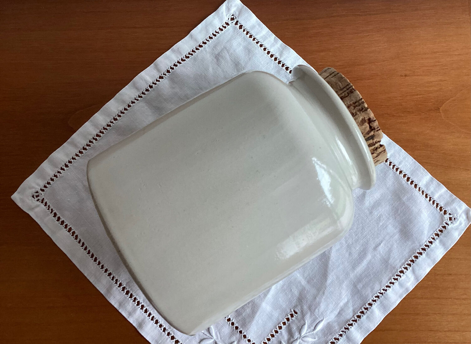 Glazed sandstone mustard pot Meaux