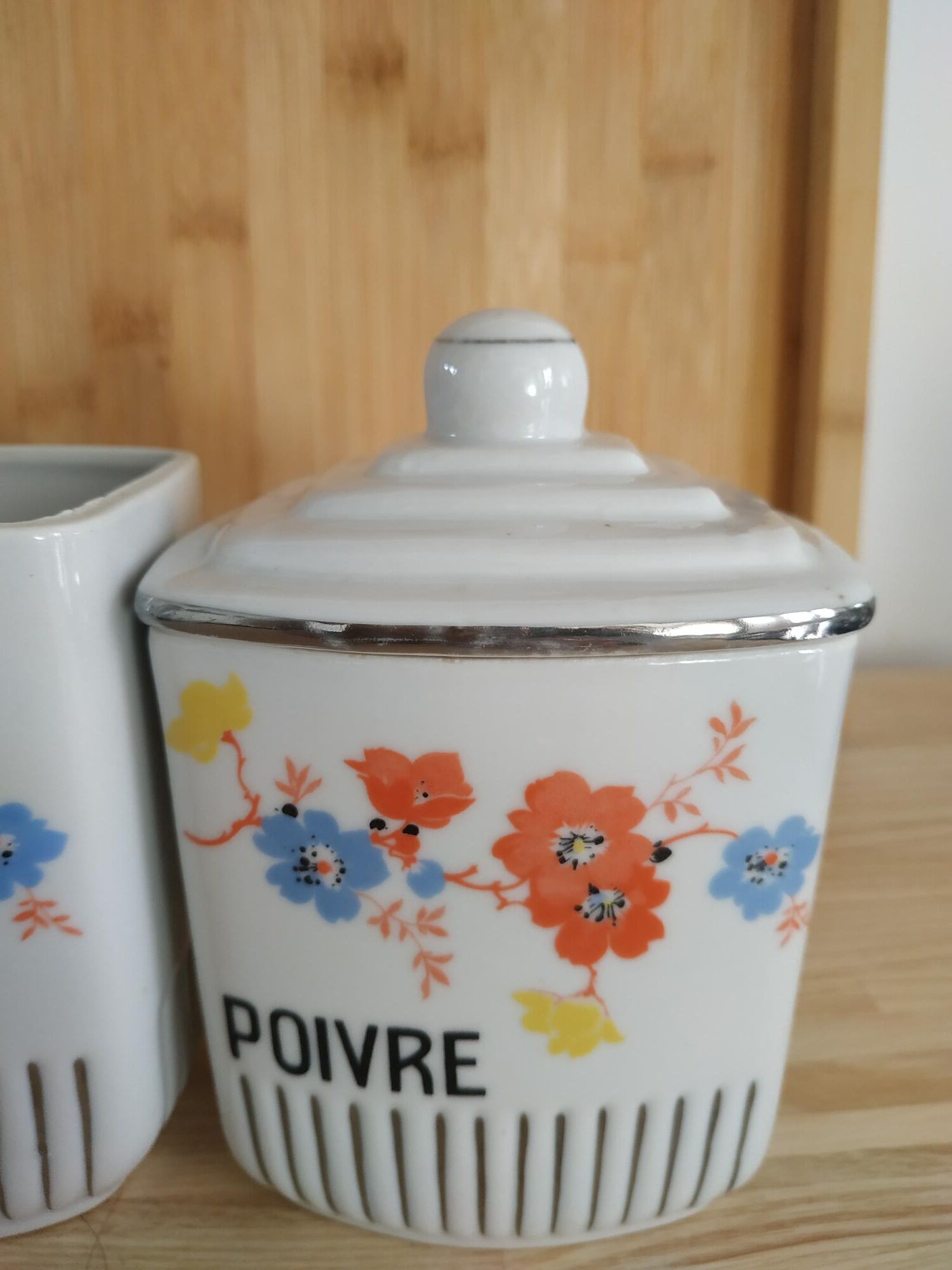 4 Old spice pots décor MANON