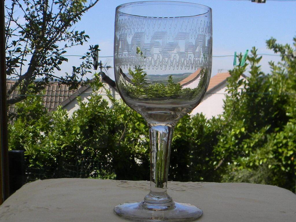 Set of 4 old balloon glasses in blown glass, engraved frieze